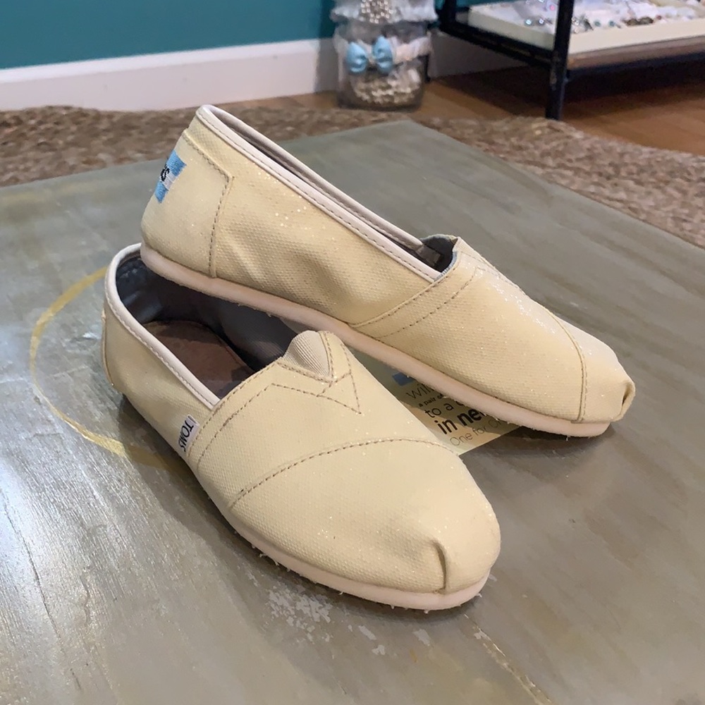 Ivory Glitter Classic Toms